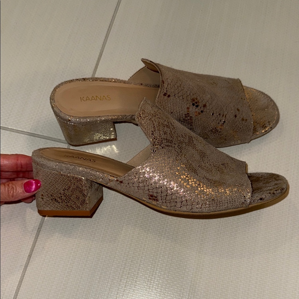 Kaanas Metallic Taupe Open-Toe Slide Mules